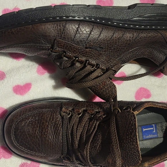 Shoe - Picture 6 of 14